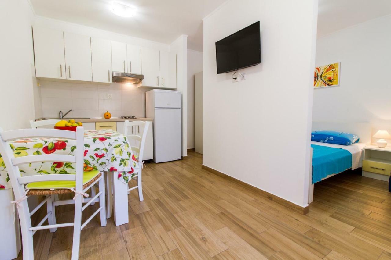 Studio Apartment Zeljka Pula Extérieur photo